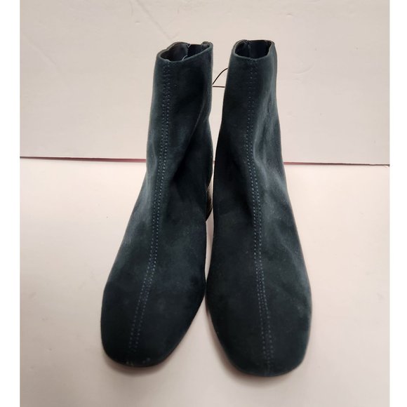 Green Boots - Picture 3 of 4